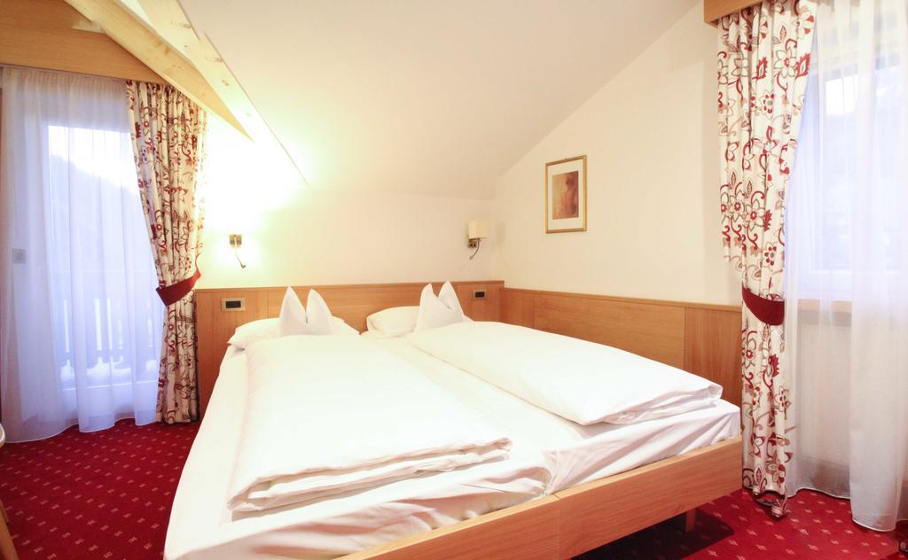 Bed and Breakfast Garni Crepaz Сельва-ді-Валь-Гардена Номер фото