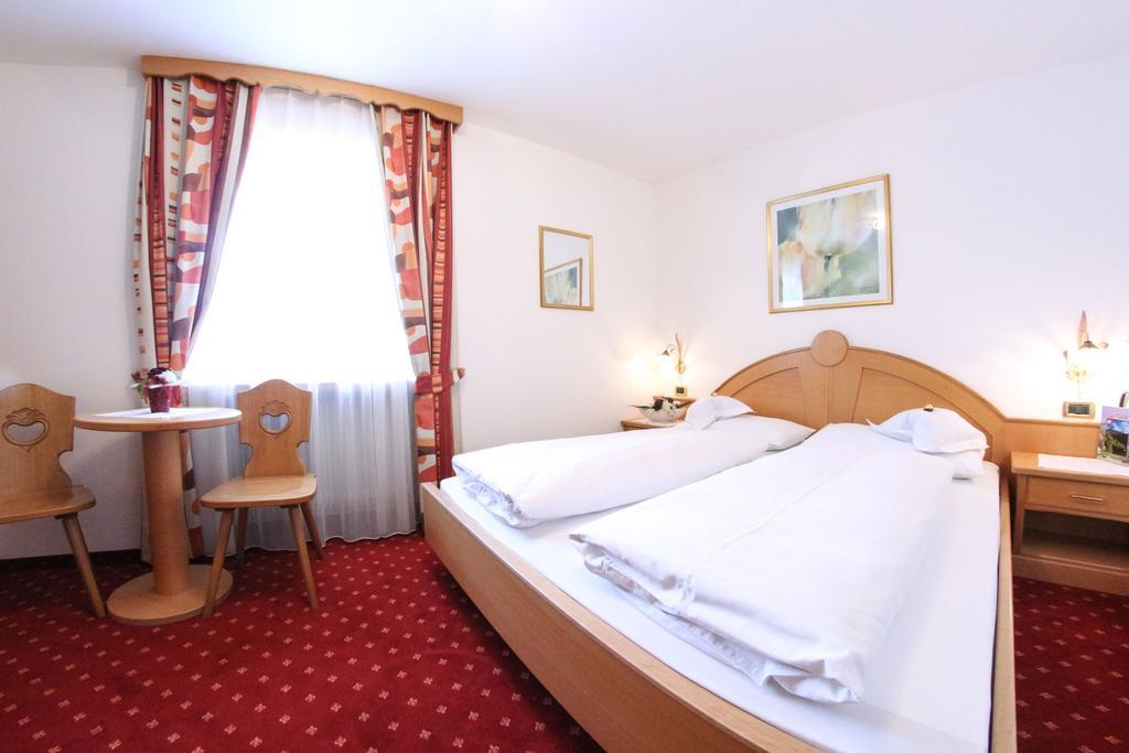 Bed and Breakfast Garni Crepaz Сельва-ді-Валь-Гардена Екстер'єр фото