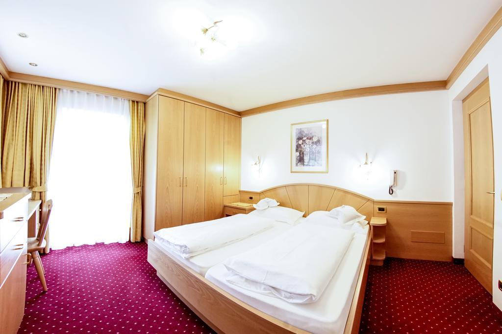 Bed and Breakfast Garni Crepaz Сельва-ді-Валь-Гардена Екстер'єр фото