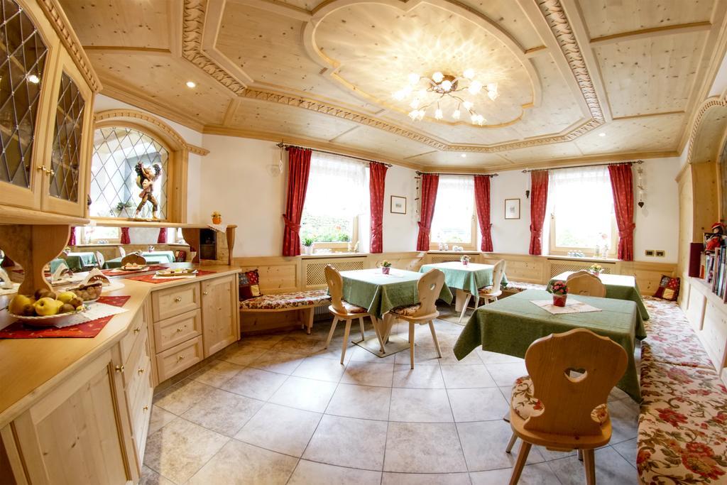 Bed and Breakfast Garni Crepaz Сельва-ді-Валь-Гардена Екстер'єр фото